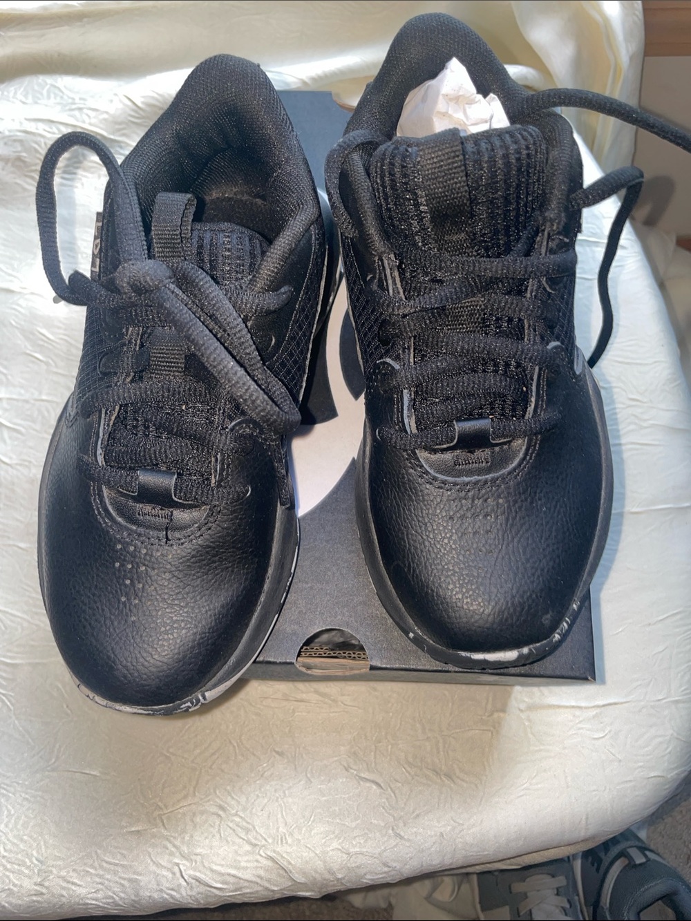 Under Armour Kids Black Lace-Up Athletic Sneakers size 11K